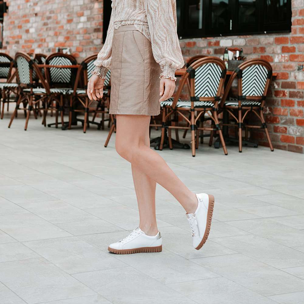 Luna Lace-Up Sneaker - White/Tan